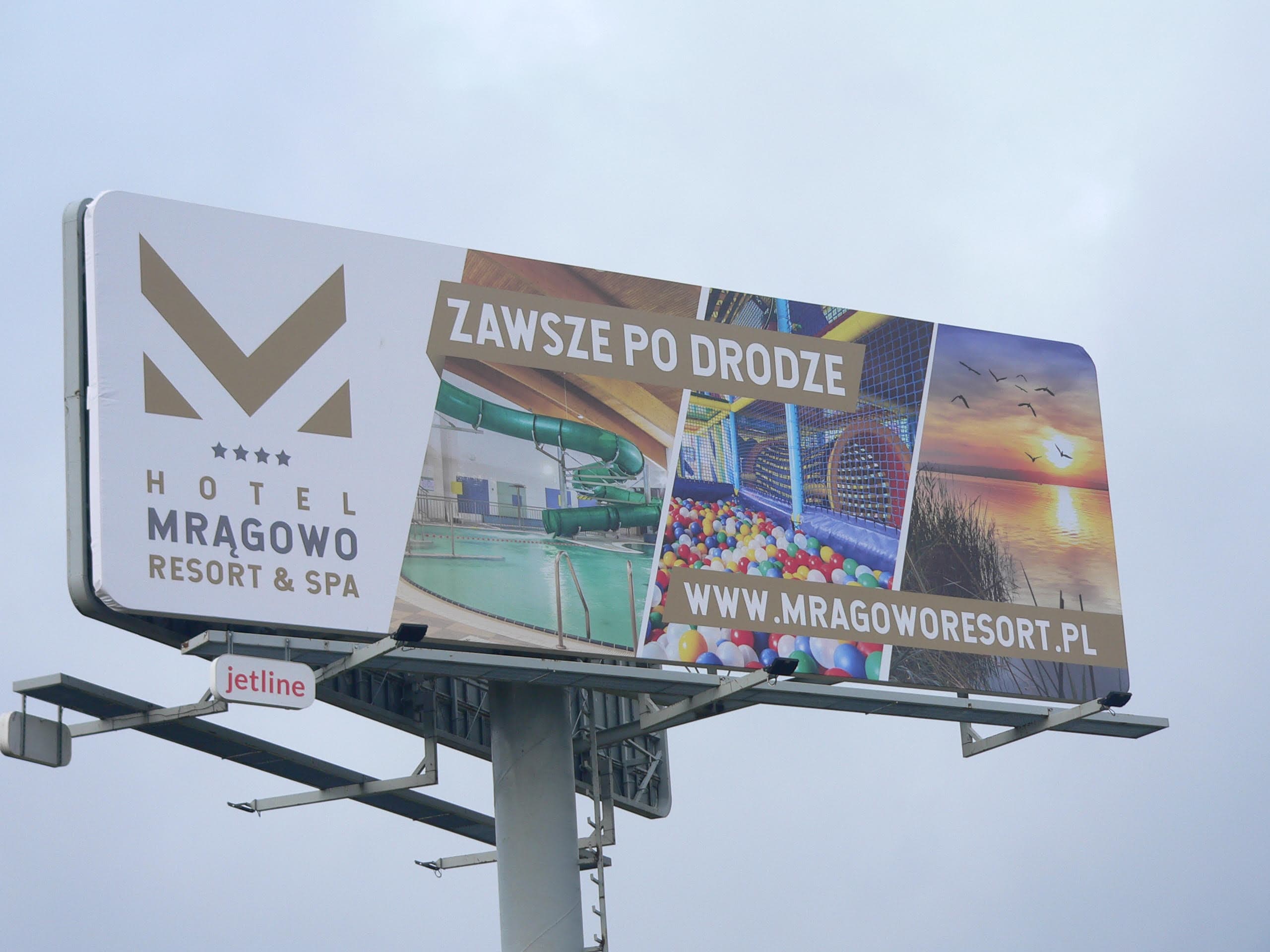 Reklama przy autostradzie i drogach szybkiego ruchu