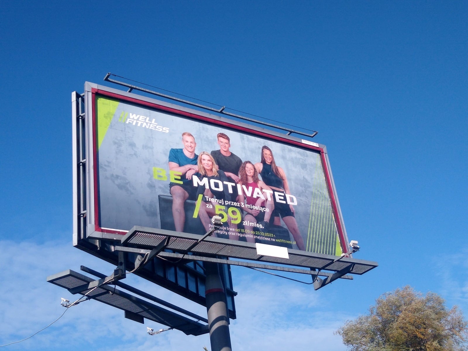 Jak siłownie reklamują się na reklamach outdoorowych?