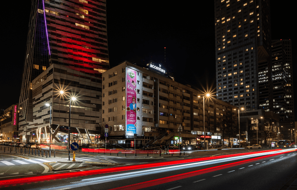 Reklama wielkoformatowa, Warszawa Złota - Emilii Plater (noc) Reklama wielkoformatowa, Warszawa Złota - Emilii Plater (noc)