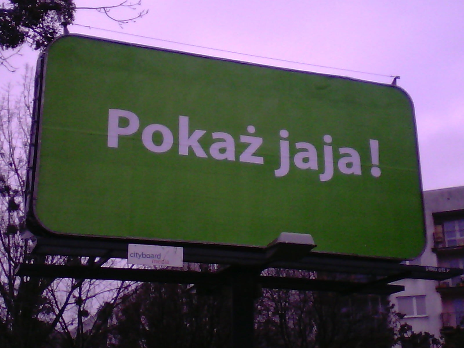 „Pokaż jaja, dekolt, wałek i zderzaki"!