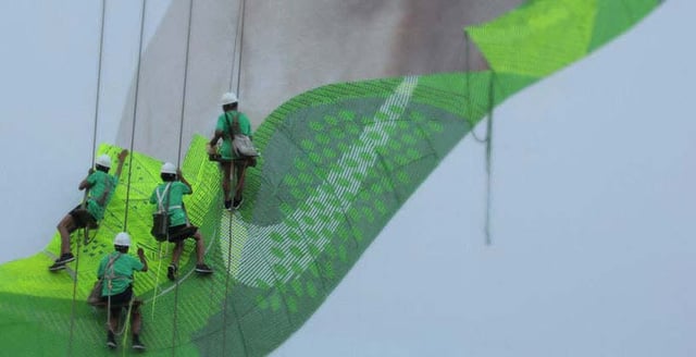 wieden-kennedy-nike-flyknit-real-time-bilboard-designboom01-1